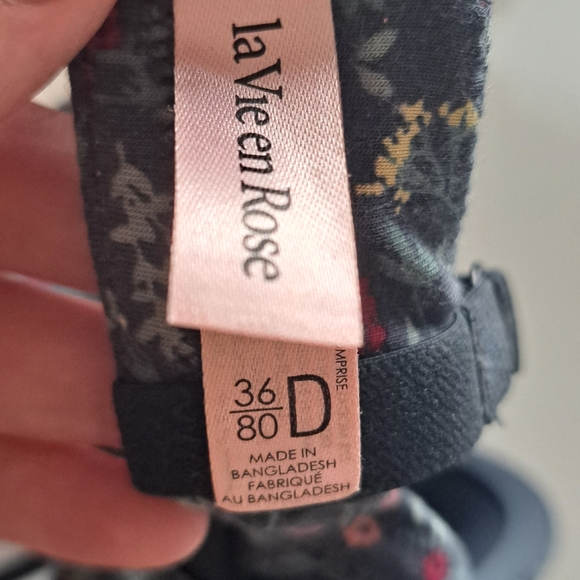 La Vie En Rose Dark Floral Push Up Bra - Picture 2 of 2